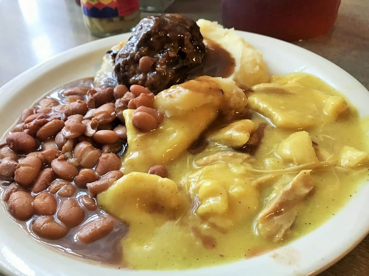 To Eat at Sandy’s is to Love Sandy’s